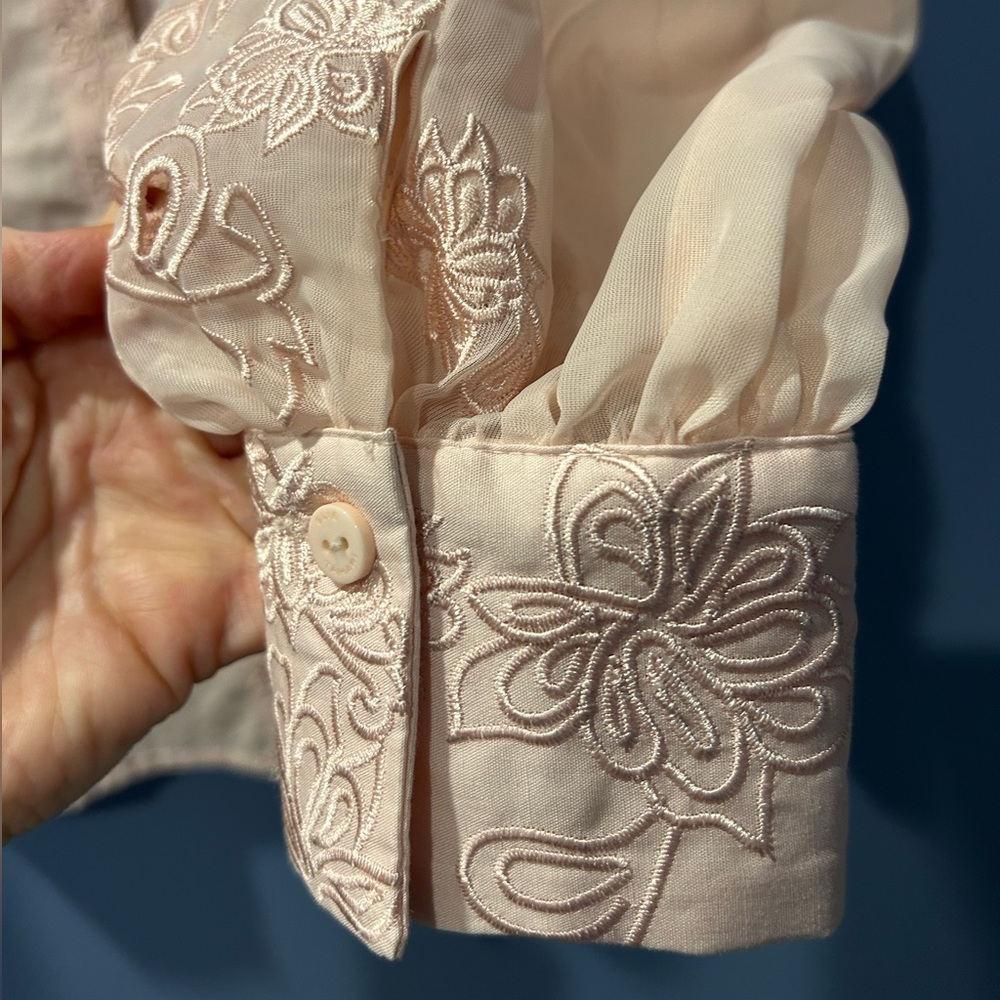 ELIE TAHARI Embroidered Scallop Collar Button-Down Blouse - Picture 4 of 9